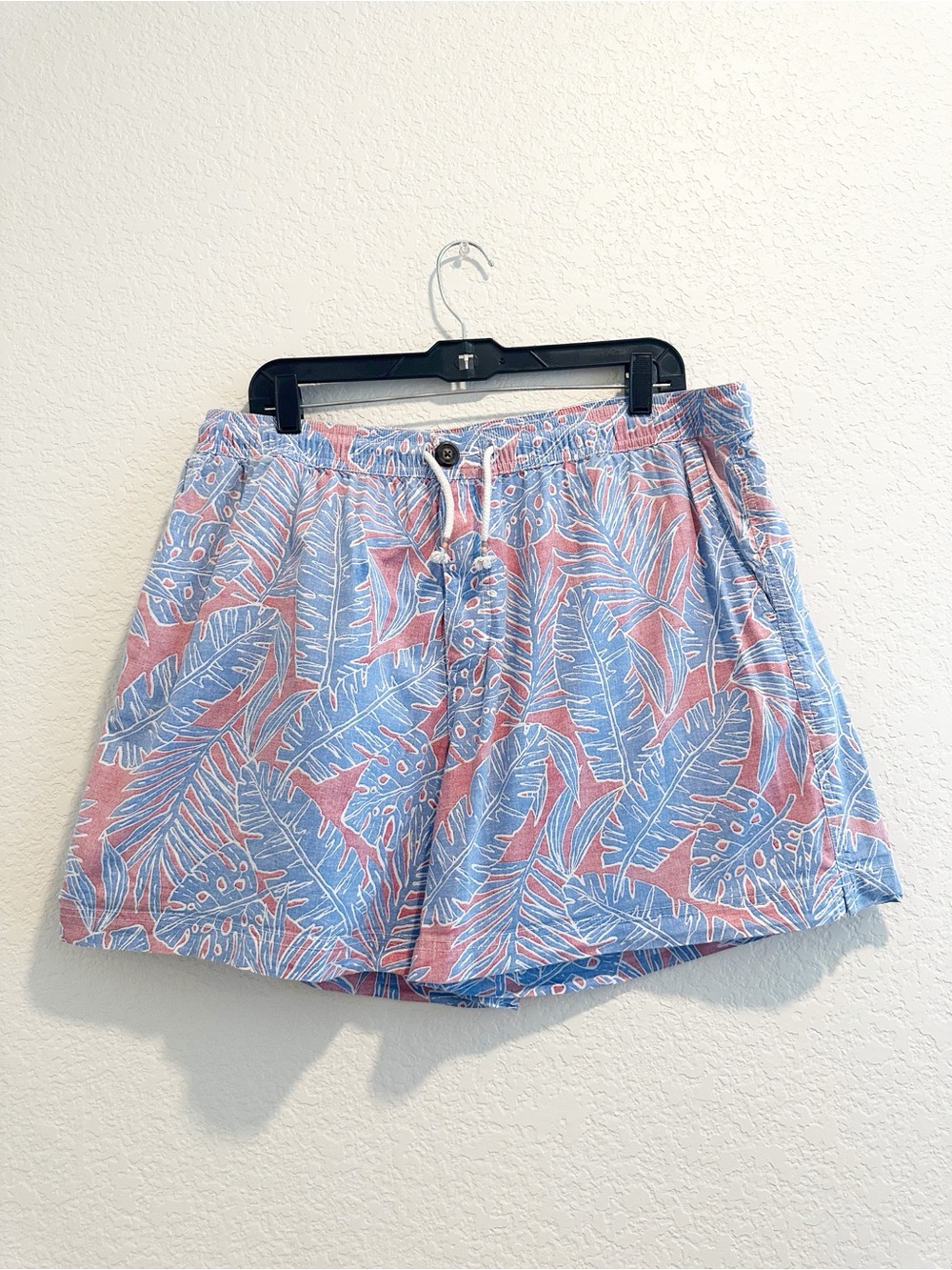 chubbies Blue & Pink Leaf Print Swim Trunks